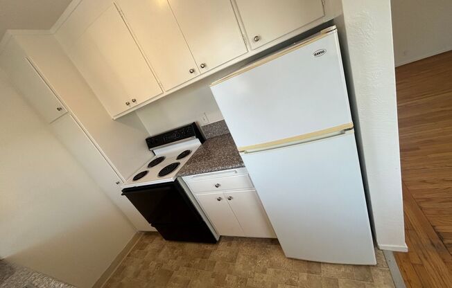 1 bed, 1 bath, $1,550, Unit 12