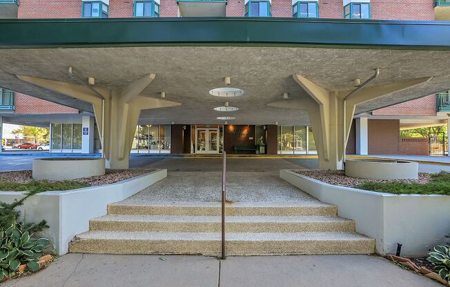 2 beds, 2 baths, $2,395, Unit Unit 204