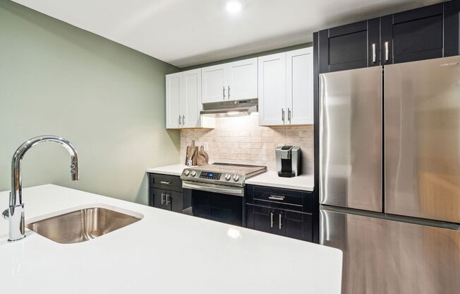 2 beds, 2 baths, 870 sqft, $1,795, Unit D03
