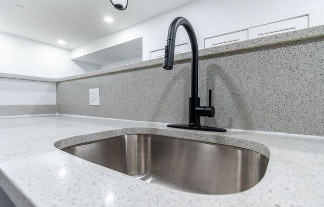 3 beds, 2 baths, 150 sqft, $1,975, Unit 1407-202