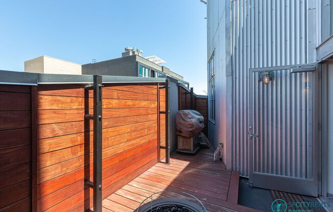 SoMa: Luxurious Remodeled Conversion Live/Work Loft w/ Private Patio, W/D in unit & Garage Parking