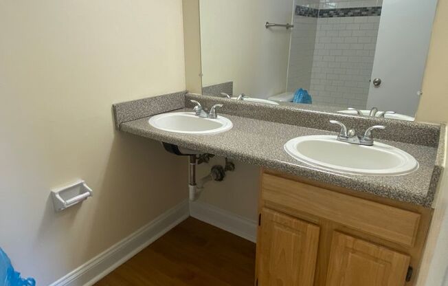 1 bed, 1 bath, 800 sqft, $1,600, Unit 3355 #004