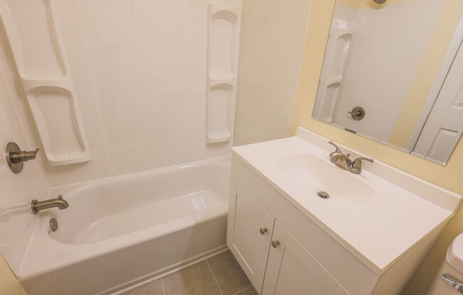 2 beds, 1 bath, 925 sqft, $1,500, Unit 2210-A2