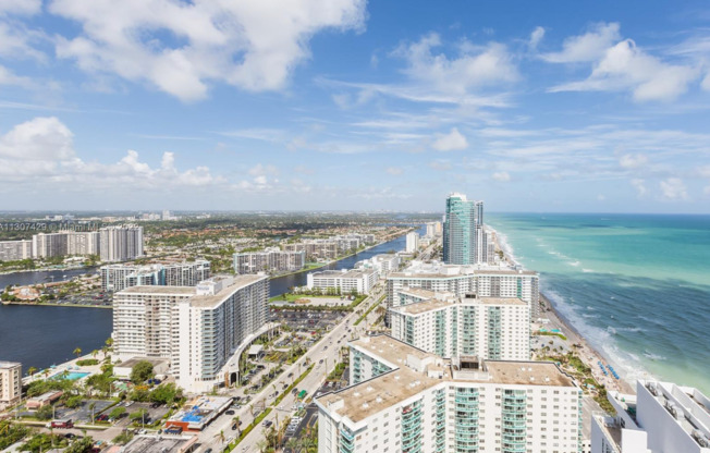 2 beds, 2 baths, $7,500, Unit # 3302