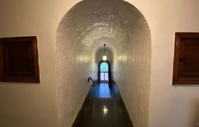 Studio, 1 bath, 400 sqft, $790, Unit 206