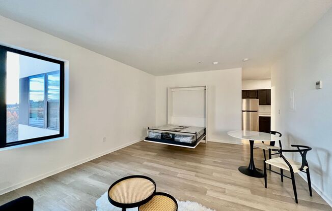Studio, 1 bath, 400 sqft, $1,730, Unit 304