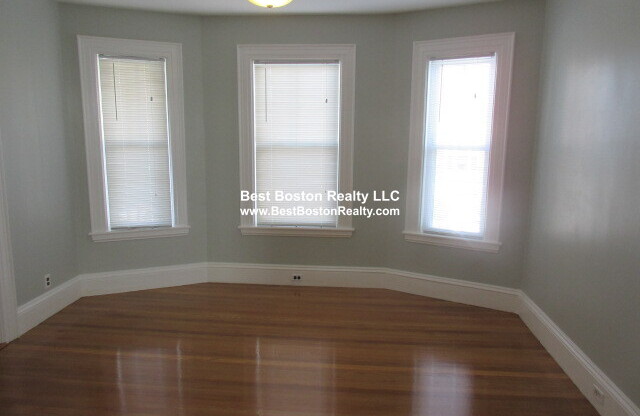 106 Highland Ave # 3