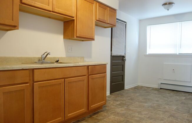 14133 S School