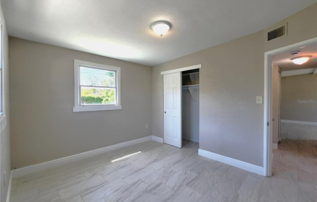 8562 94 AVE