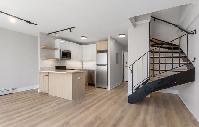 1 bed, 1.5 baths, 667 sqft, $2,550, Unit 26J