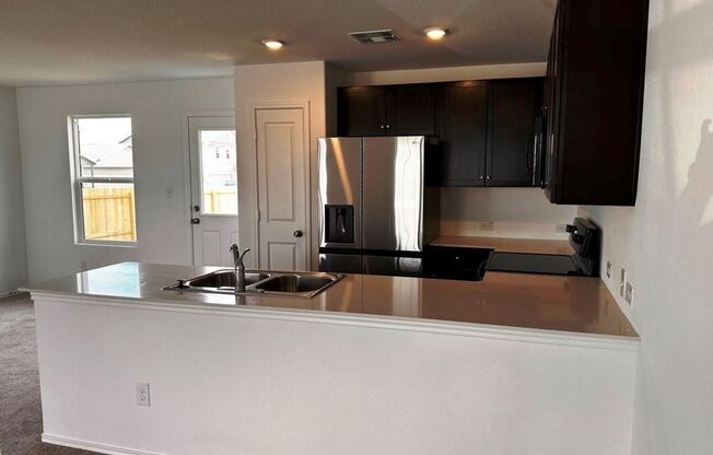 Great 2 story, 3 bedroom, 2.5 bathroom home available in Rancho del Cielo subdivision!
