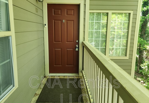 807 Country Park Drive SE