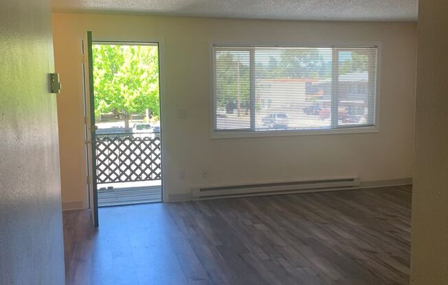 2 beds, 1 bath, 700 sqft, $1,475, Unit 2