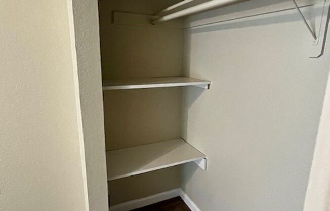 1 bed, 1 bath, 700 sqft, $1,700, Unit 238