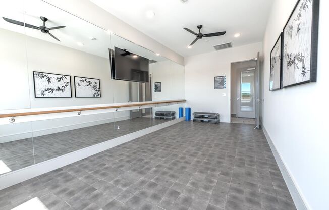 1 bed, 1 bath, 720 sqft, $1,375, Unit 2112