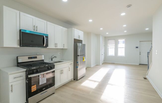 Newly Rehabbed 4 bedroom 2 full bathrooms passed PHA inspection