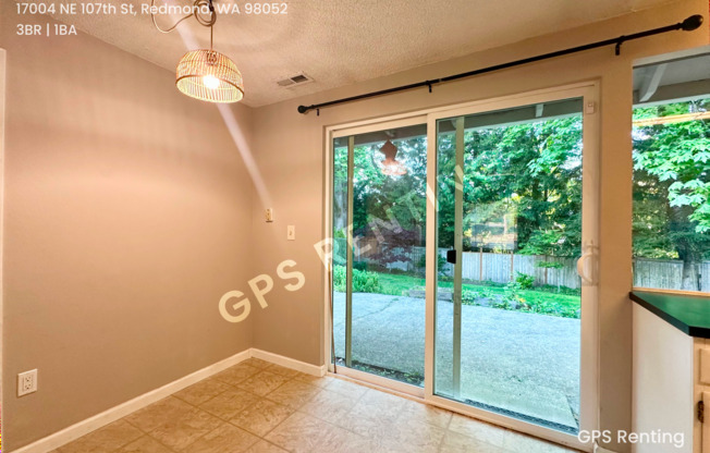 Charming Redmond Rambler in Prime Education Hill Location!