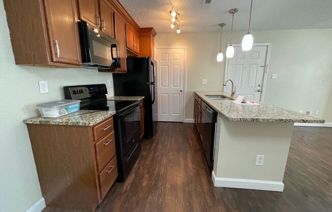 1 bed, 1 bath, 652 sqft, $1,325, Unit #707