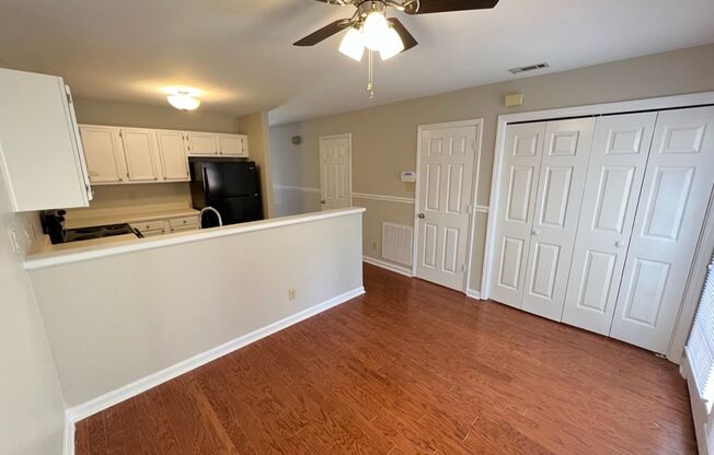Adorable 2 Bed Townhome Convenient to Duke & UNC!