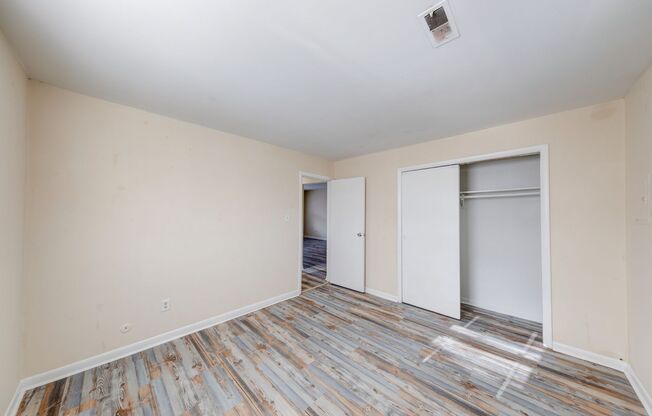 2 beds, 1 bath, 800 sqft, $1,199, Unit 8647C