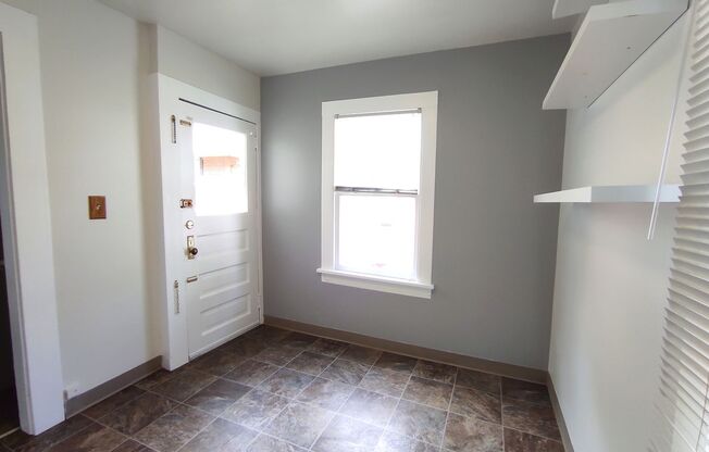 Studio, 1 bath, 575 sqft, $1,075