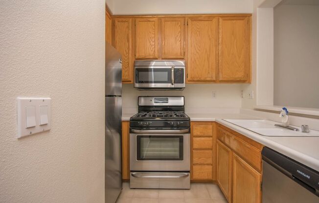 3 bedroom townhome located In Rancho Carrillo!