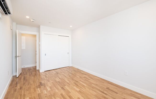 Modern 1-Bed Apartment w/ Ocean Views + 1 Month Free – South Boston