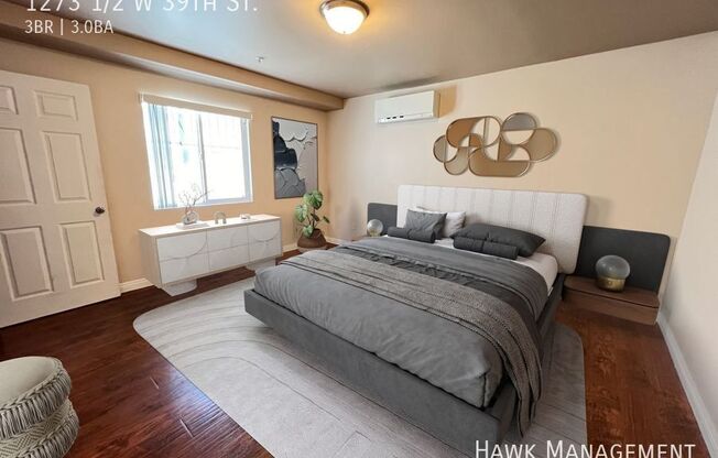1273 1/2 W 39 ST