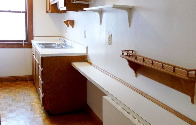 1 bed, 1 bath, 410 sqft, $910, Unit 3 - 05