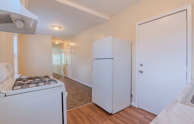 122-124 S California Ave/2806-12 W Wilcox St.