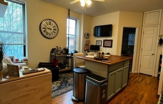 2 beds, 1 bath, $3,450, Unit 2-R