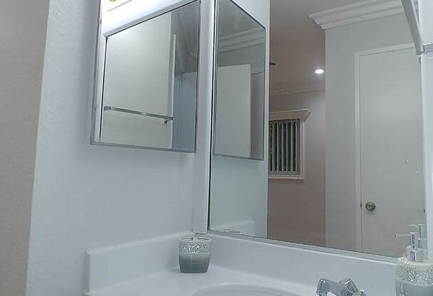 2 beds, 2 baths, 910 sqft, $2,450, Unit 308