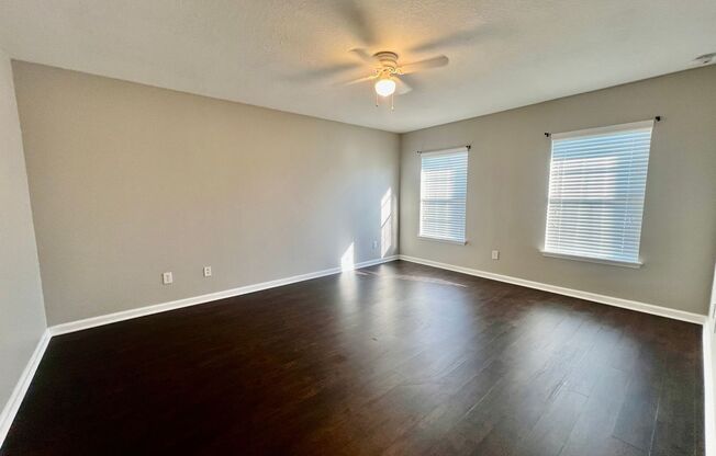 3 beds, 2.5 baths, $1,900, Unit UNIT A