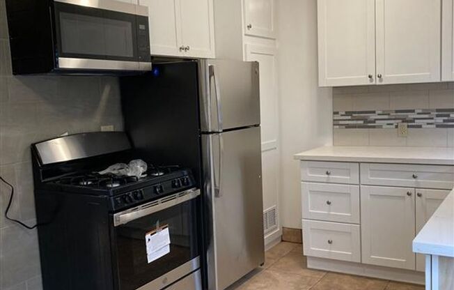 2 beds, 1 bath, $2,400, Unit Unit 1