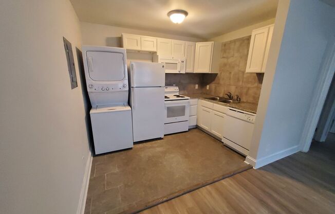 2 beds, 1 bath, $950