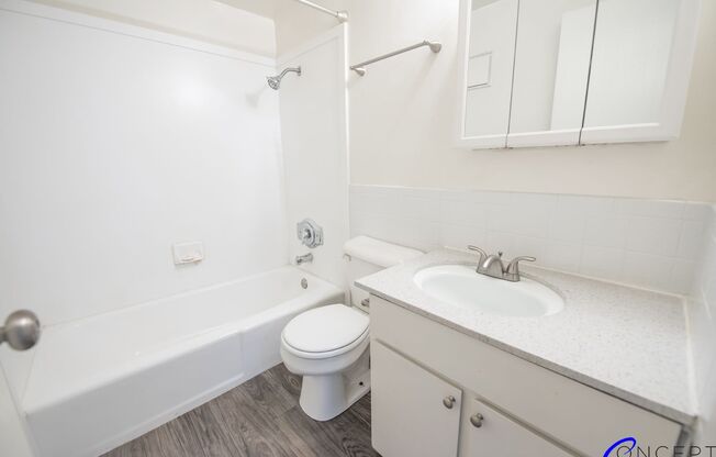 2 beds, 1 bath, 935 sqft, $1,299, Unit 25