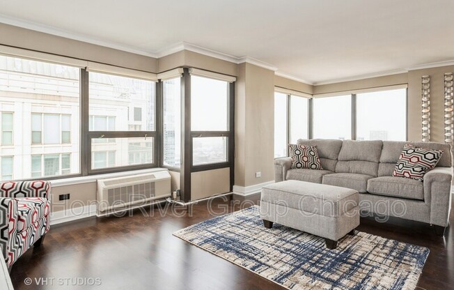 30 E Huron St