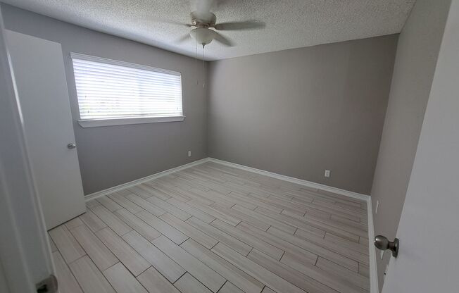 2 beds, 2 baths, 926 sqft, $1,187, Unit 2423