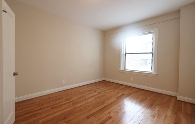 2 beds, 1 bath, 941 sqft, $3,595, Unit W301