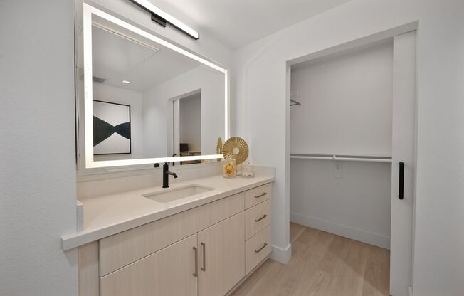 2 beds, 2 baths, 826 sqft, $3,998, Unit Unit 322