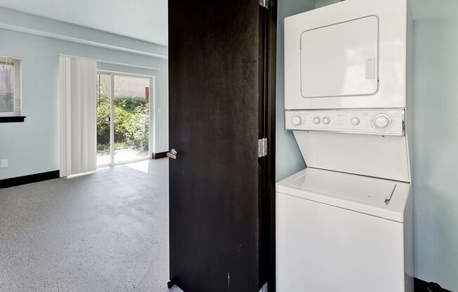 Studio, 1 bath, 429 sqft, $1,325, Unit 960-108