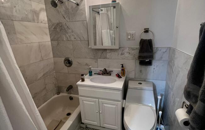 2 beds, 1 bath, $3,999, Unit 1B