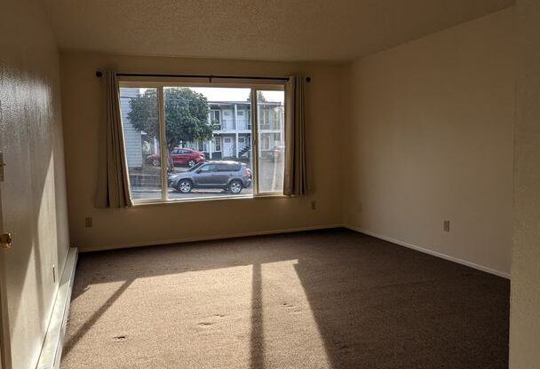 2 beds, 1 bath, 717 sqft, $1,275, Unit 1