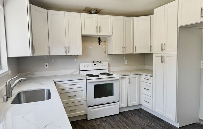 Newly Remodeled 3 Bed 1 Bath House in Pittsburg