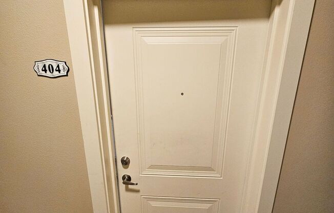 1 bed, 1 bath, 707 sqft, $1,550, Unit 404