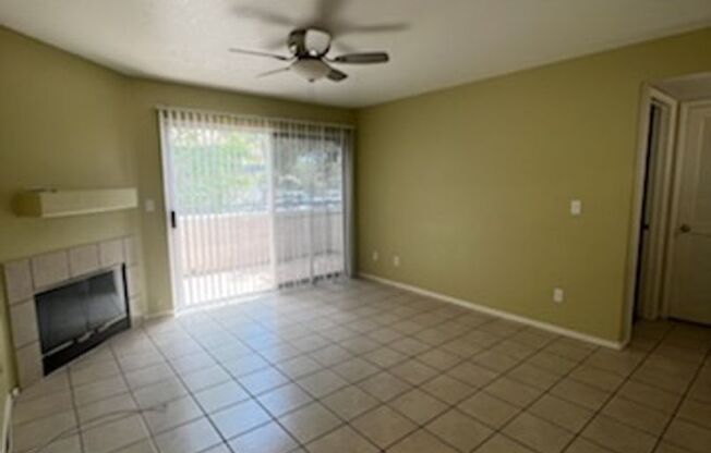1 Bedroom Condo Located in Canyon Willow!!