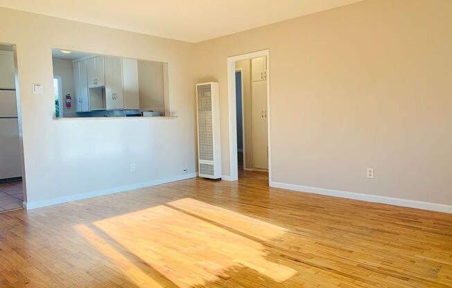 2BD/1BA APARTMENT AVAILABLE IN THE HEART OF PACIFIC BEACH! - $2,995 mo!