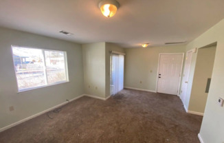 1 bed, 1 bath, 726 sqft, $1,100, Unit 650 10th St - 650 10th St #102 Sparks, NV 89431