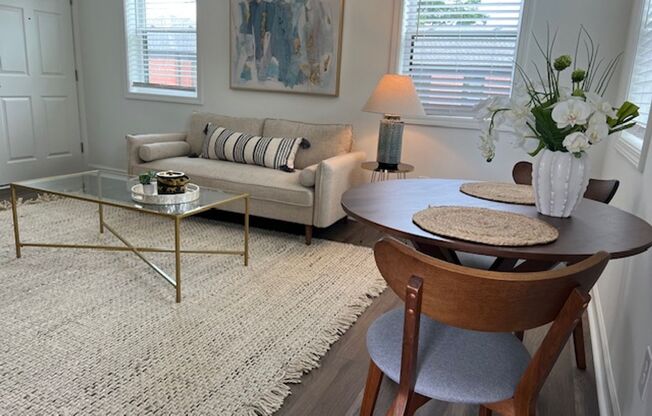 315 West Trinity Avenue - Lee Ray Bergman