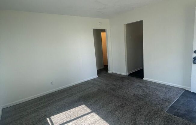 2 beds, 1 bath, 893 sqft, $1,325, Unit 112